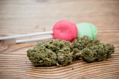 weed-cannabis-marijuana-candy-lollipop-stock-getty.jpg